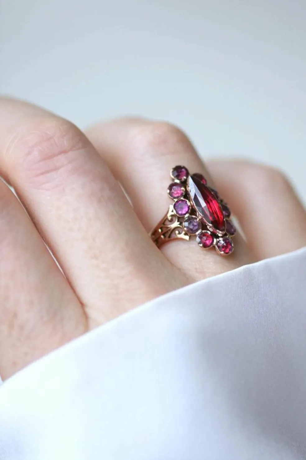 Bague Marquise Ancienne Or Rose et Grenats de Perpignan
