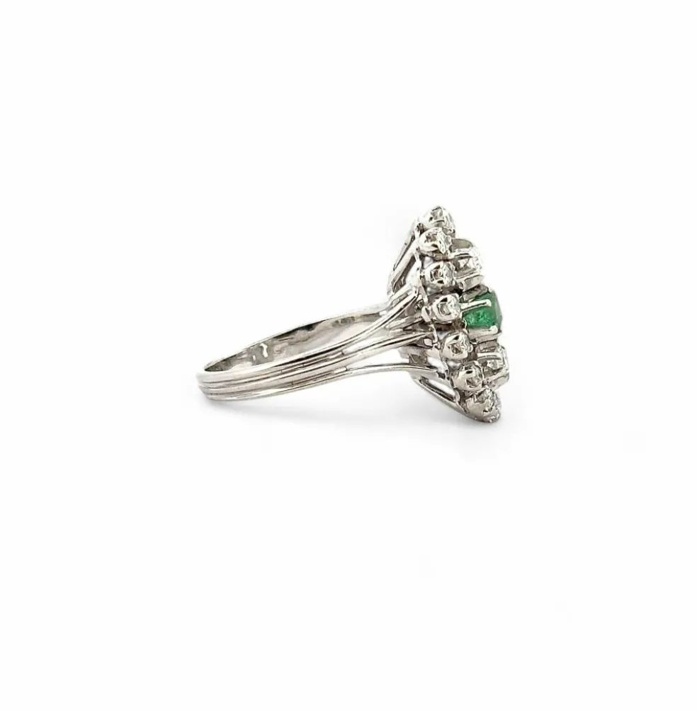 Bague marquise ancienne or blanc diamants, émeraude
