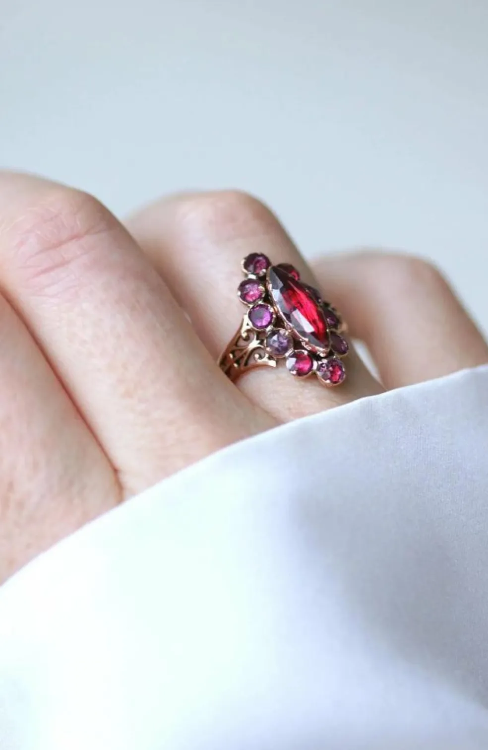Bague Marquise Ancienne Or Rose et Grenats de Perpignan