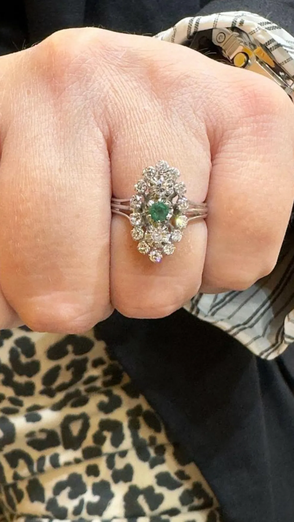 Bague marquise ancienne or blanc diamants, émeraude