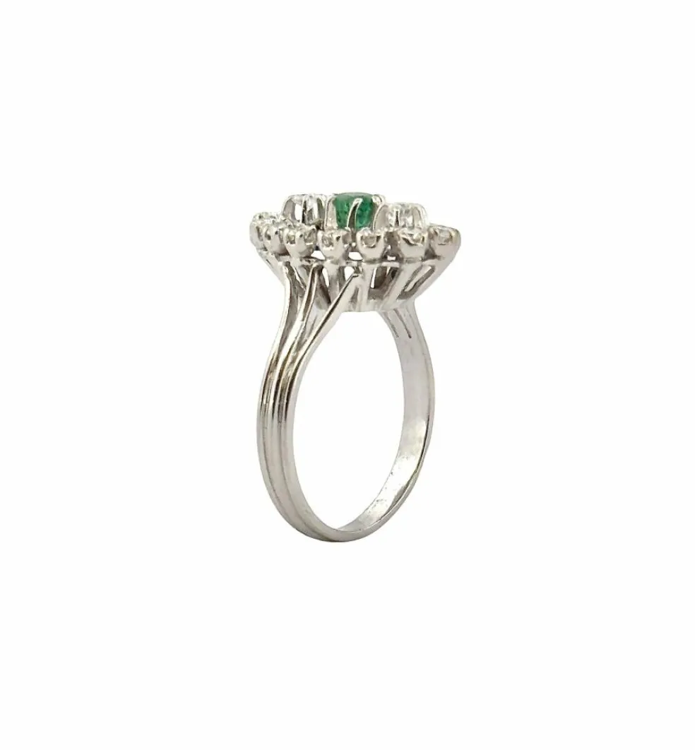 Bague marquise ancienne or blanc diamants, émeraude