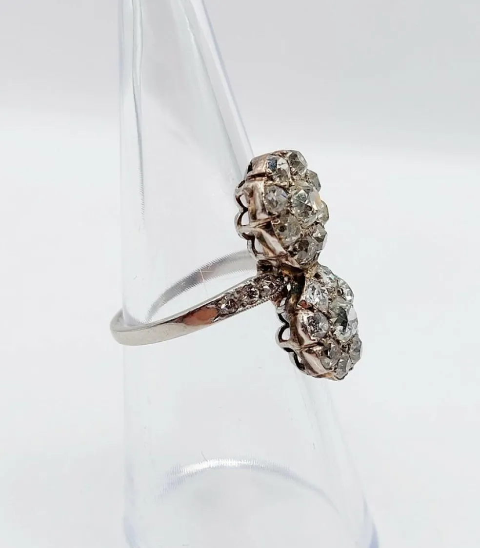 Bague marquise art deco Platine formant deux marguerites de diamant taille ancienne