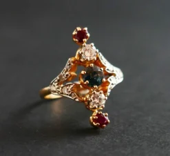 Bague Marquise Diamants, Saphirs et Rubis
