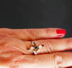 Bague Marquise Diamants, Saphirs et Rubis