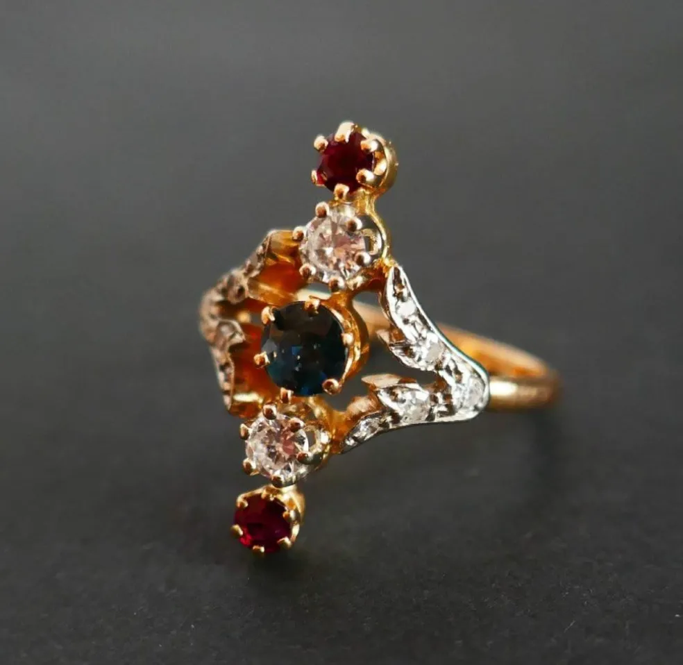 Bague Marquise Diamants, Saphirs et Rubis