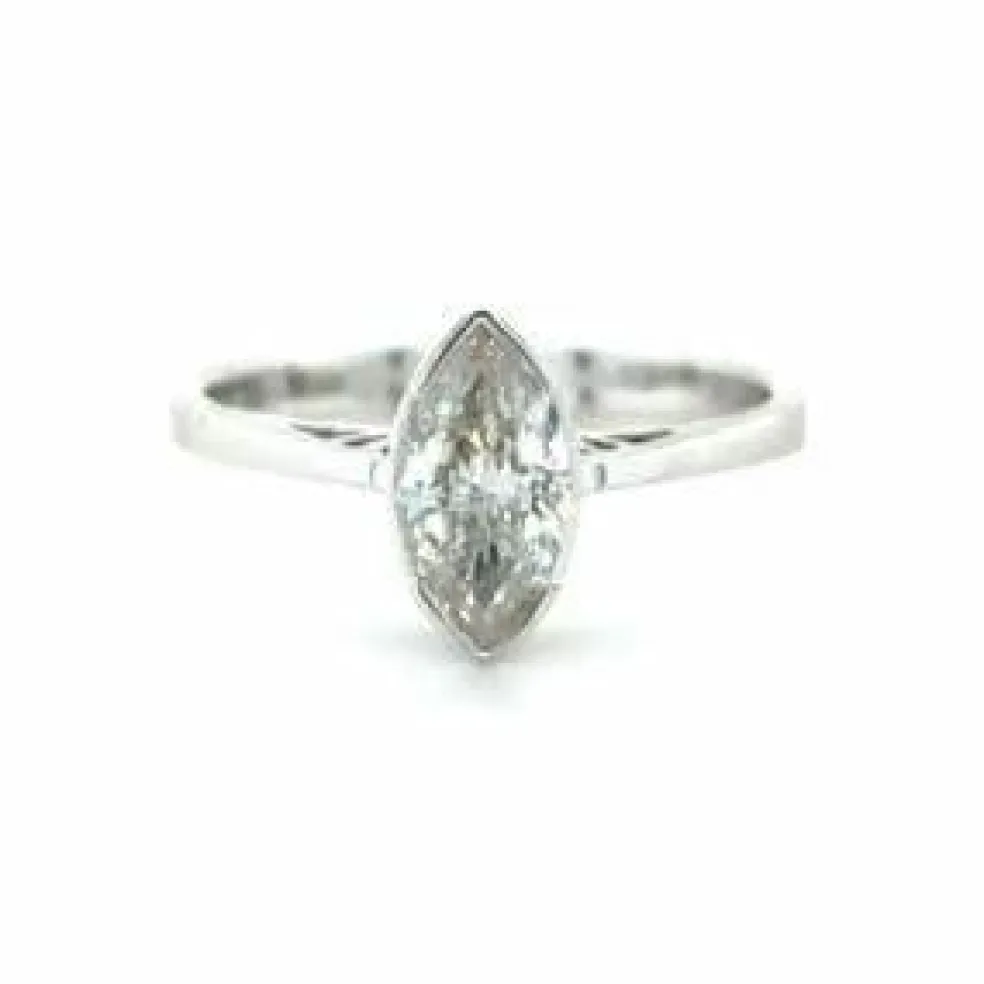 Bague marquise en or blanc