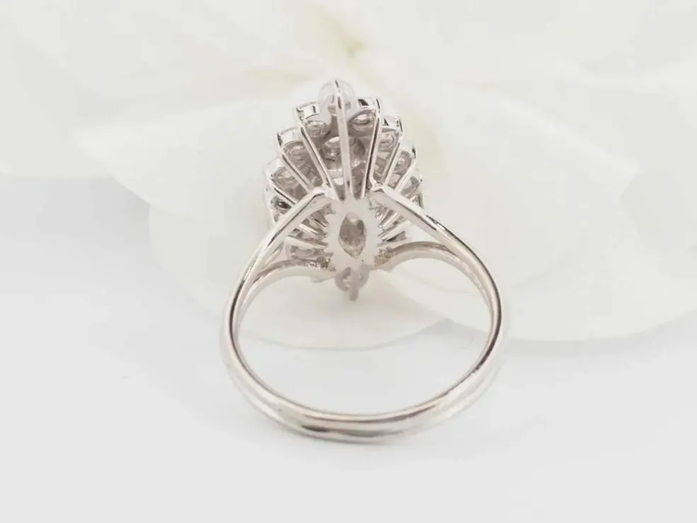 Bague marquise en or blanc et diamants 1.20ct