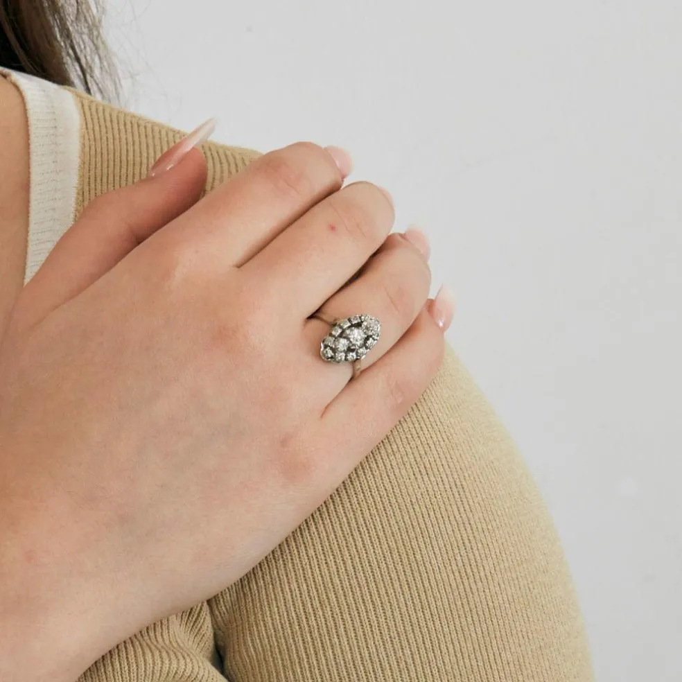 Bague marquise en or gris et diamants