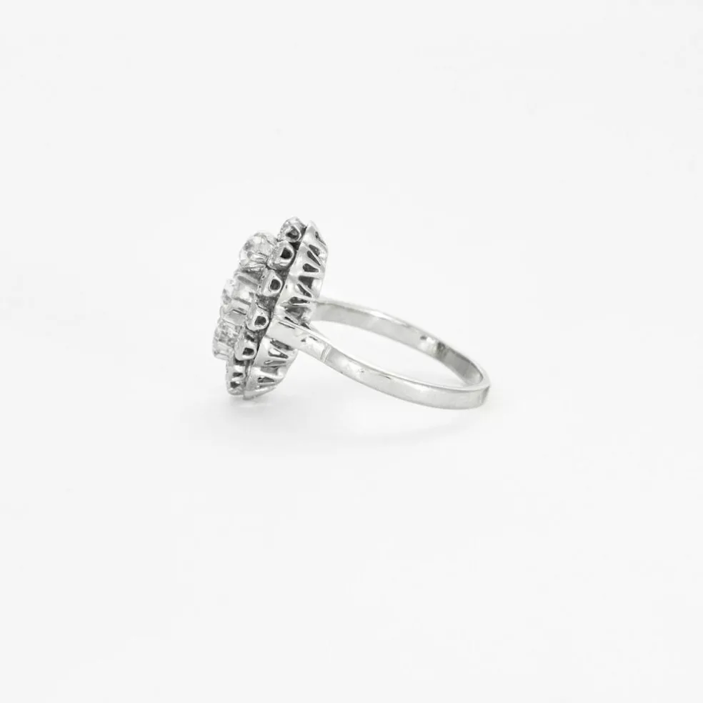 Bague marquise en or gris et diamants