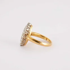 Bague marquise en or jaune, diamants