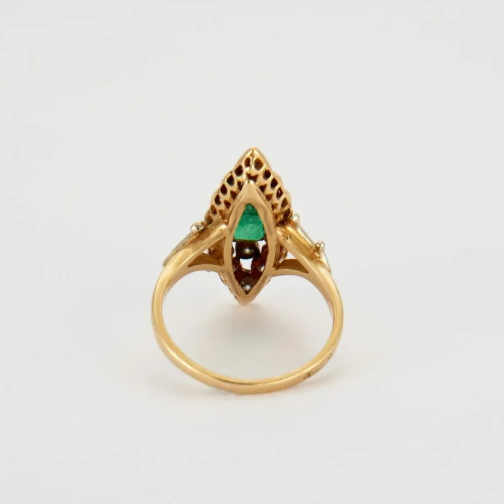 Bague Marquise émeraude et diamants