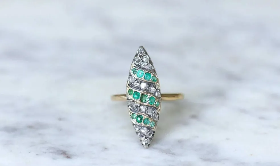 Bague marquise émeraudes et diamants