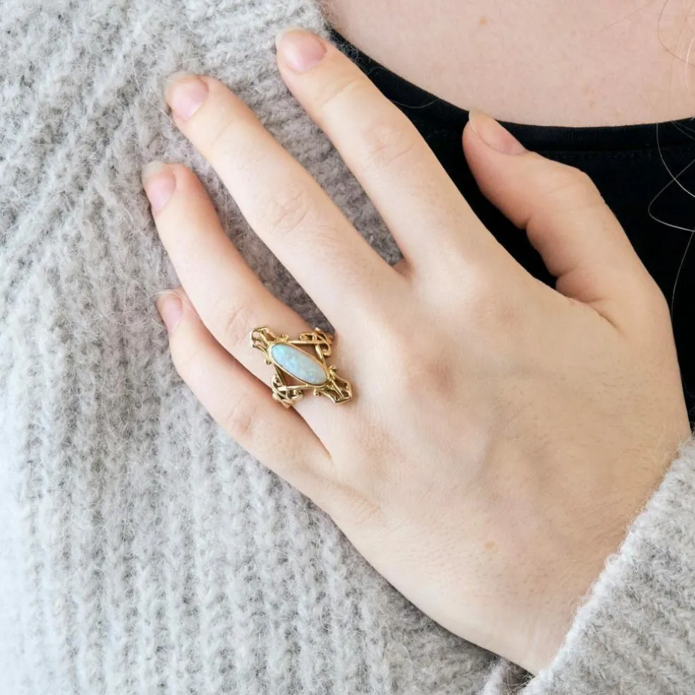 Bague marquise opale et or jaune