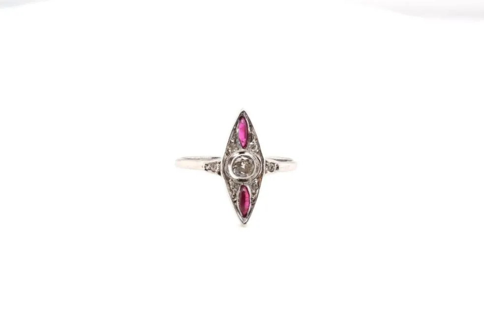 Bague Marquise Or blanc Diamants Rubis