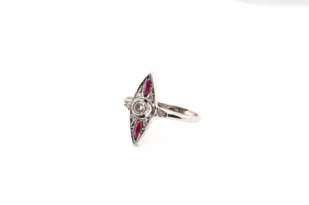 Bague Marquise Or blanc Diamants Rubis