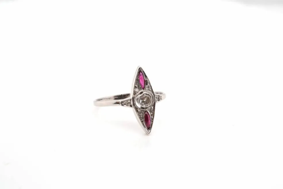 Bague Marquise Or blanc Diamants Rubis