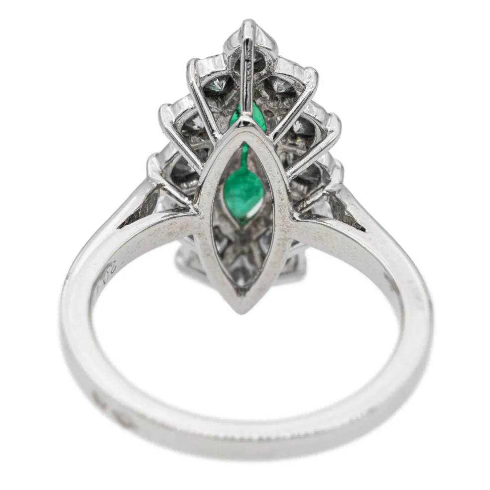 Bague Marquise Or blanc Emeraude