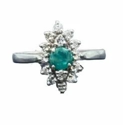Bague marquise or gris, émeraude, diamant