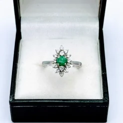 Bague marquise or gris, émeraude, diamant
