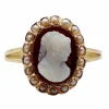 Bague marquise or jaune, camée sur agate, perles (circa 1900)
