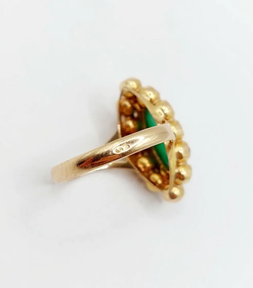 Bague marquise or jaune, chrysoprase et grenats (circa 1890)