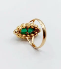 Bague marquise or jaune, chrysoprase et grenats (circa 1890)