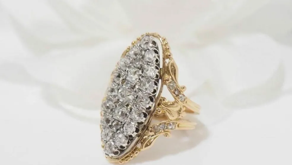 Bague marquise Or jaune Diamants