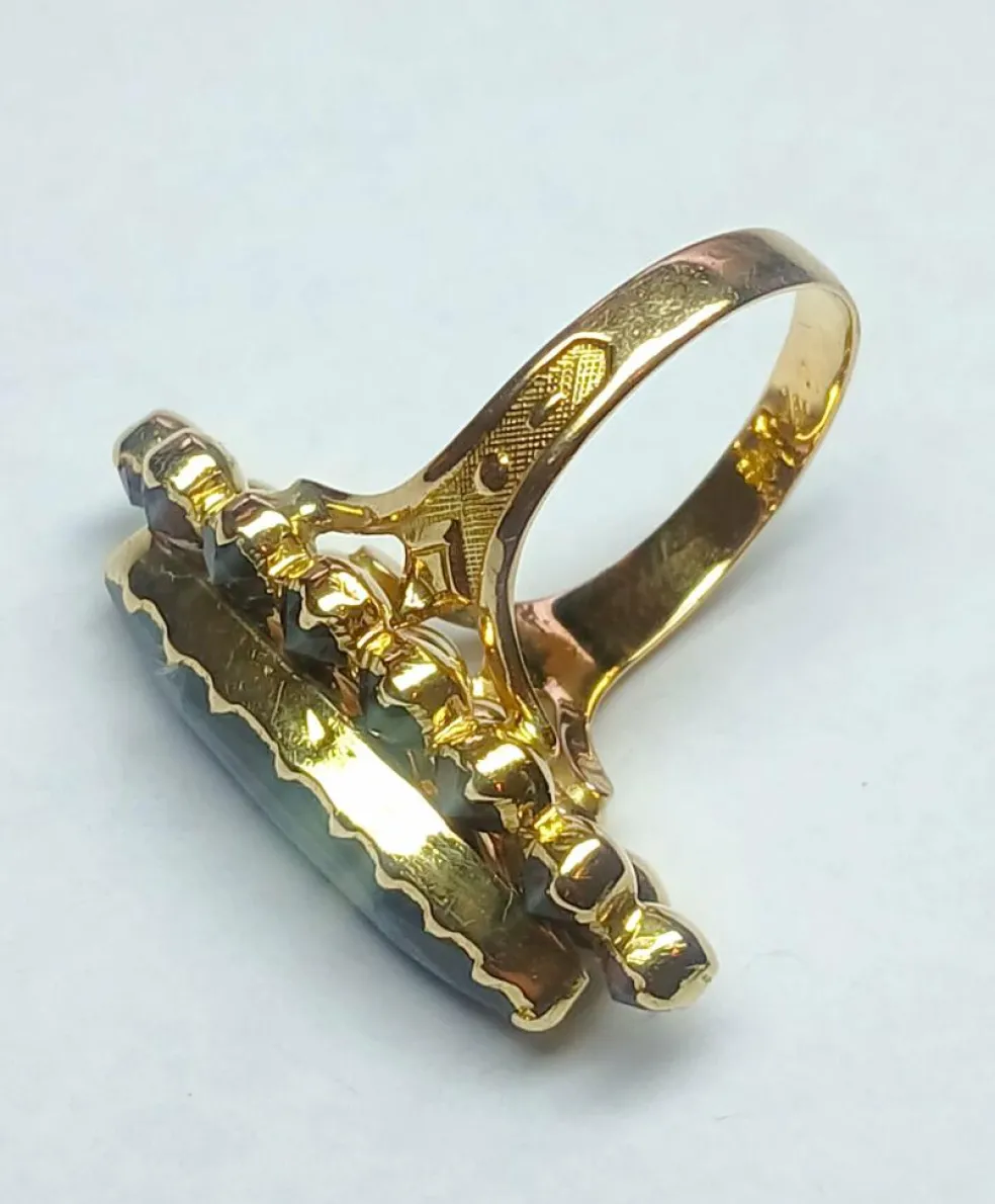 Bague marquise or jaune et grenats de Perpignan
