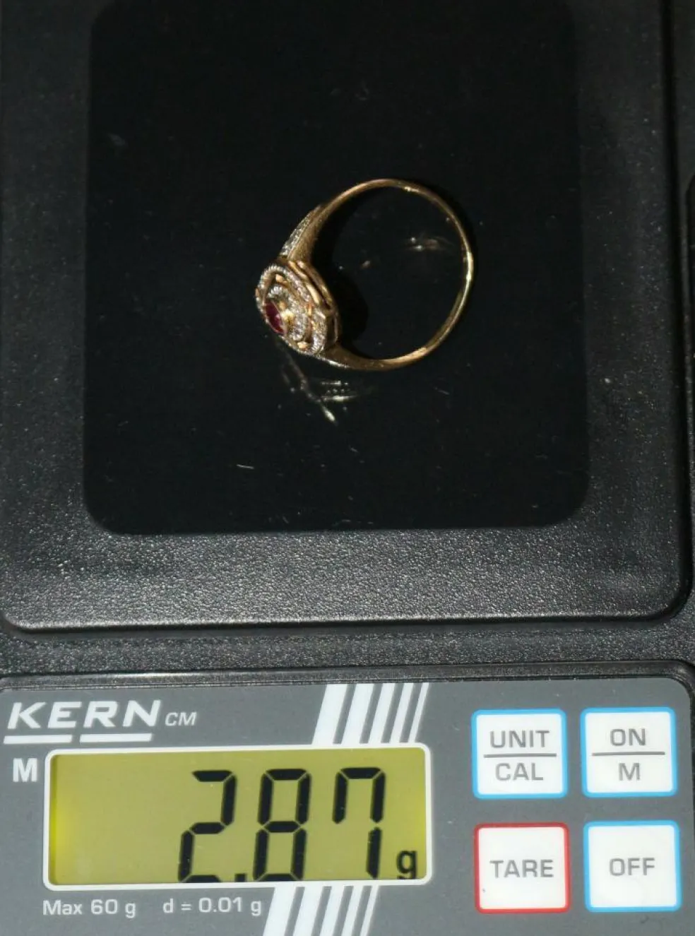 Bague marquise rubis et diamants