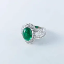Bague émeraude cabochon