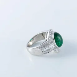 Bague émeraude cabochon