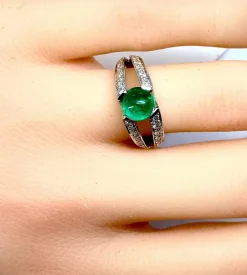Bague émeraude cabochon diamants