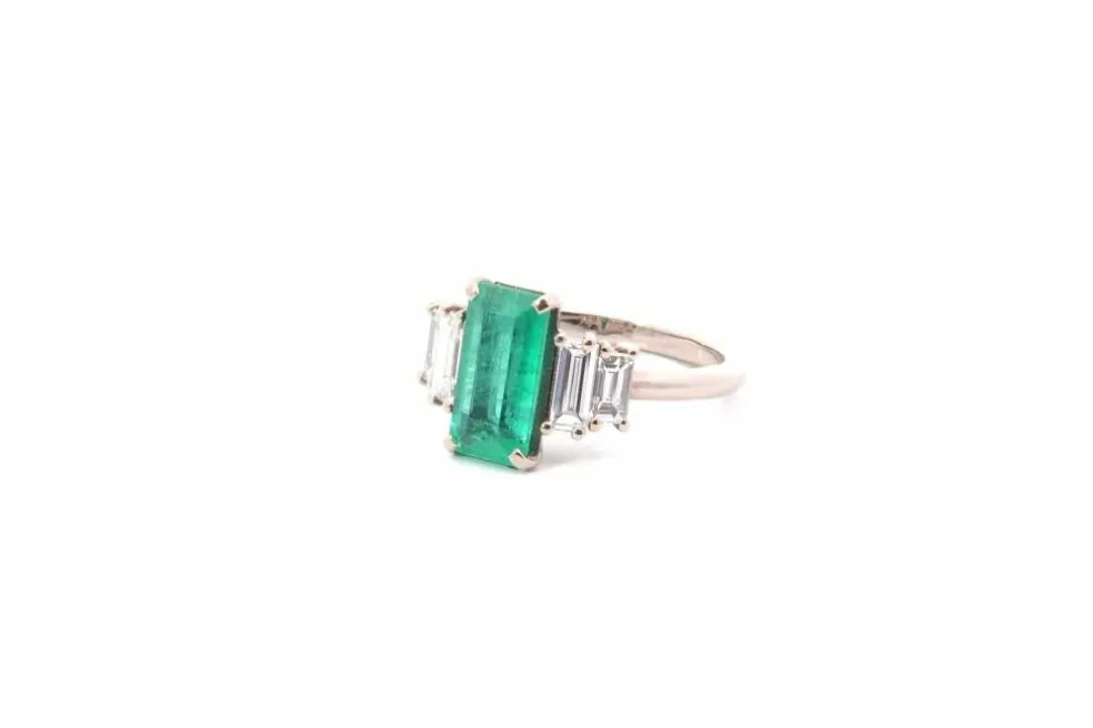 Bague émeraude 1,89ct et diamants en or 18k