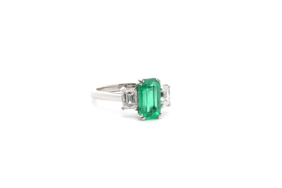 Bague émeraude 1,78ct et diamants