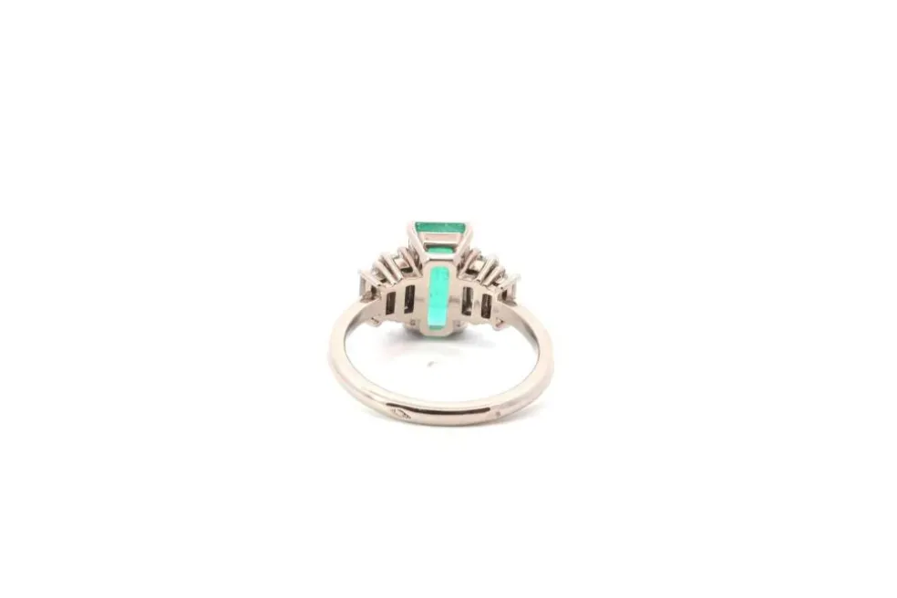 Bague émeraude 1,89ct et diamants en or 18k