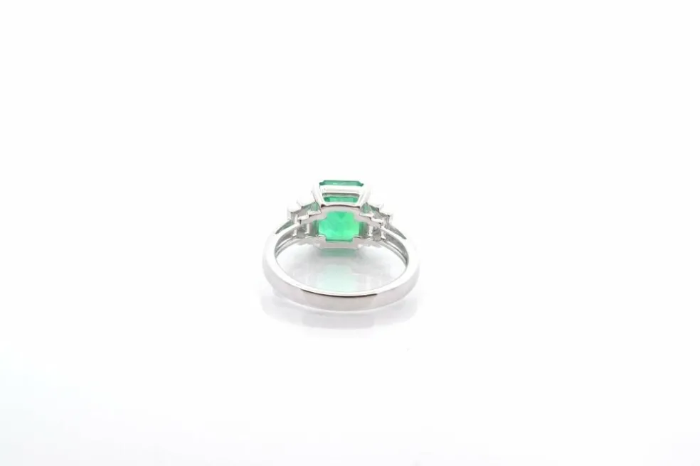 Bague émeraude de Colombie de 2,54cts et diamants