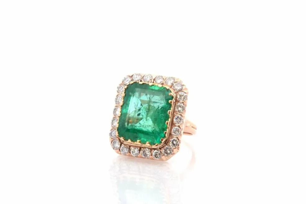 Bague émeraude de 11,99cts et diamants en or