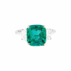 Bague émeraude, deux ors, diamants.