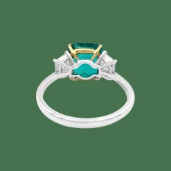 Bague émeraude, deux ors, diamants.