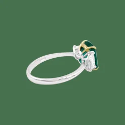 Bague émeraude, deux ors, diamants.