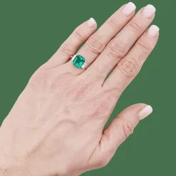 Bague émeraude, deux ors, diamants.