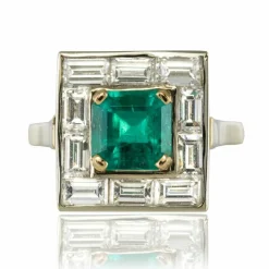 Bague émeraude et diamants baguettes