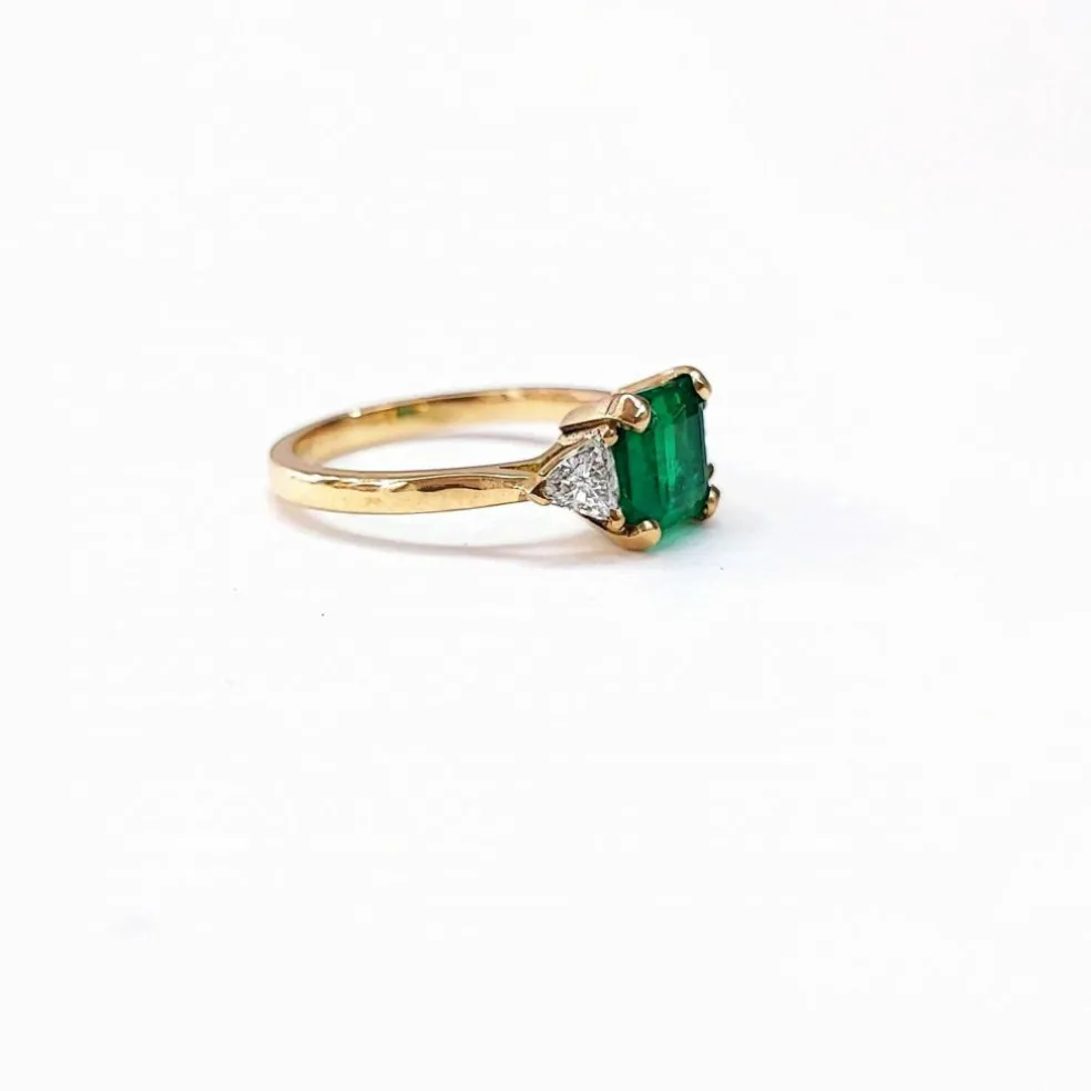 Bague émeraude et diamants