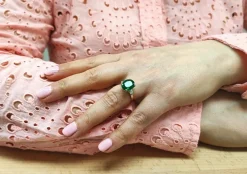 Bague émeraude et diamants poires