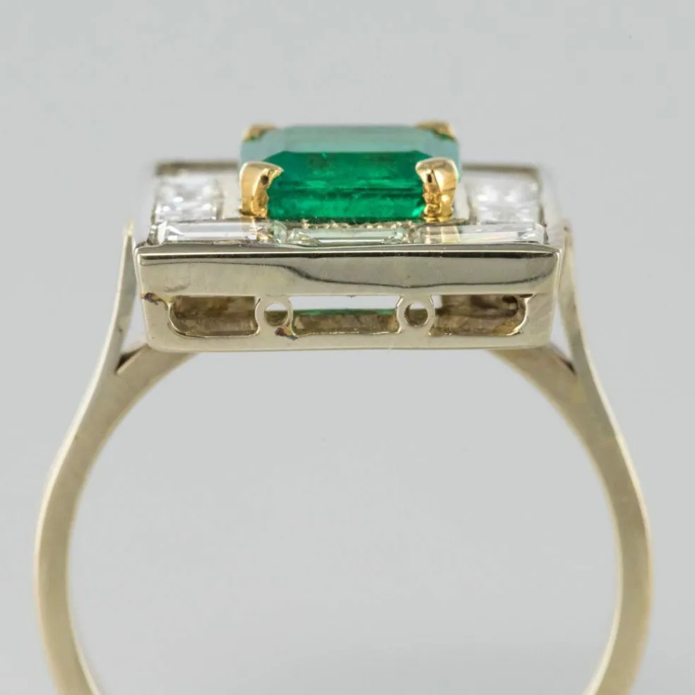 Bague émeraude et diamants baguettes