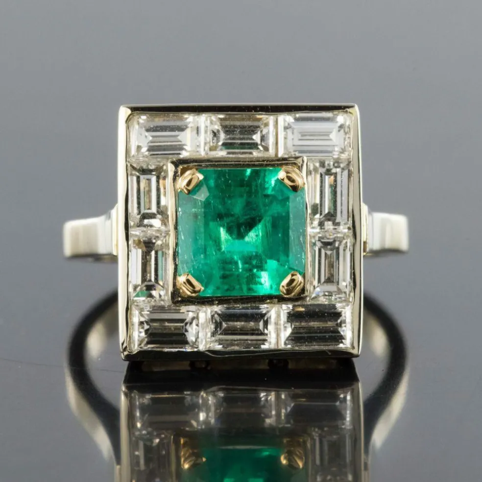 Bague émeraude et diamants baguettes
