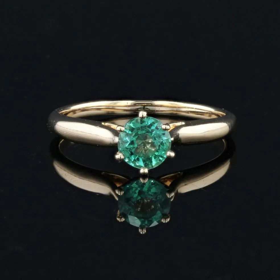 Bague émeraude or jaune en solitaire