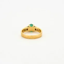 Bague émeraude ovale et diamants