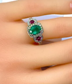 Bague émeraude rubis diamants