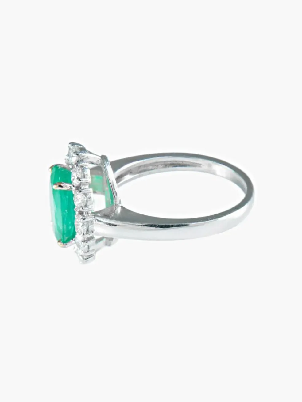 Bague émeraude taille ovale or blanc